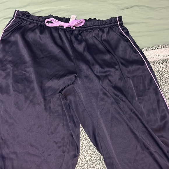 Victoria Secret PJs - Picture 2 of 4